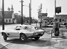 OLD GETTY GAS STATION 64 CORVETTE FUELING UP 5x7 REPRINT