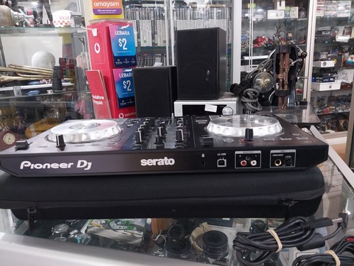 Pioneer DJ DDJ-SB3 Serato DJ Controller - Picture 3 of 22