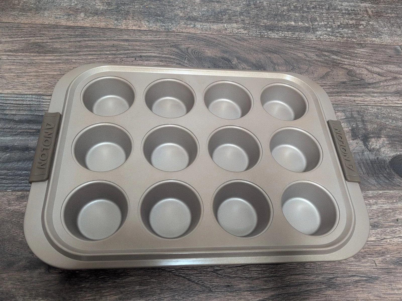 Anolon Advanced Bronze Nonstick Bakeware Muffin Pan -12 Cup