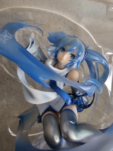 Used Vocaloid Hatsune Miku Snow Miku 1/7 Scale Anime Figure By Good Smile Japan - Picture 10 of 11