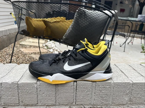 Taille 13,5 Nike Zoom Kobe 7 Supreme Del Sol