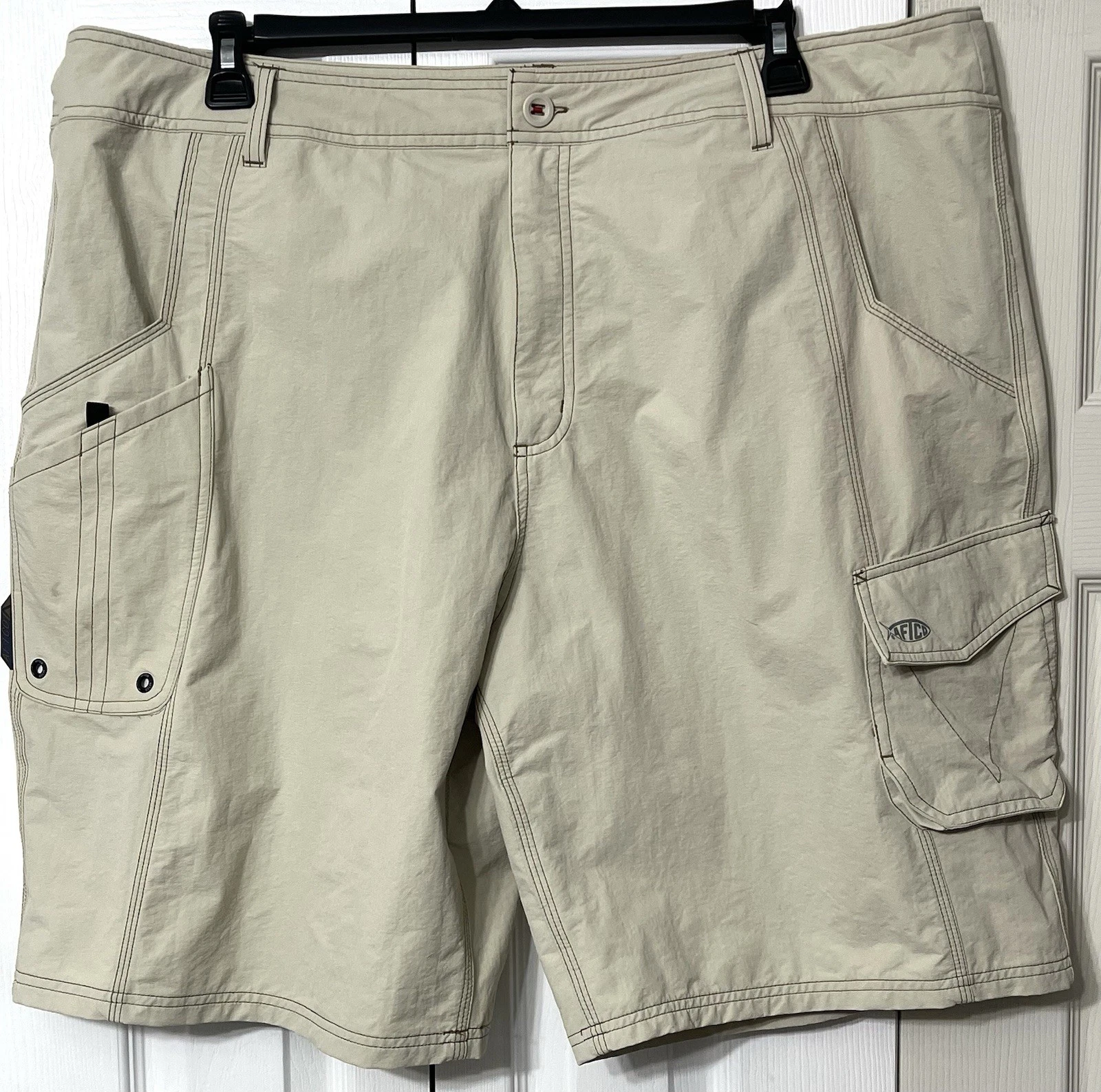 AFTCO Cargo Shorts Mens 42 Inseam 10" Beige Outdoors Pockets Stretch Fishing