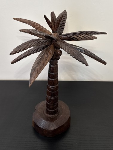 Albero vintage 13" tropicale intagliato a mano in legno e conchiglia di cocco con arte popolare cocco