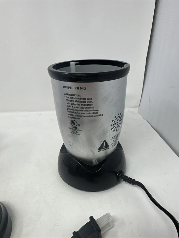 Magic Bullet MBR- 1101 Blender Base, 6 cups, 1 Lid Blade & Base—Works Great! - Image 3 of 4