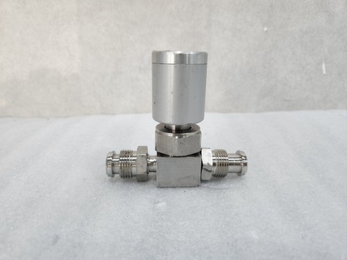 As-Is Swagelok UHP HIGH FLOW DIAPHRAGM SEALED VALVE 6LV-DFMR8-P-C - Picture 2 of 6
