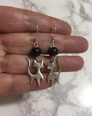 Antique Looking Silver Tone Cat Charm Dangle Earrings W/Black Wood Beads Women s