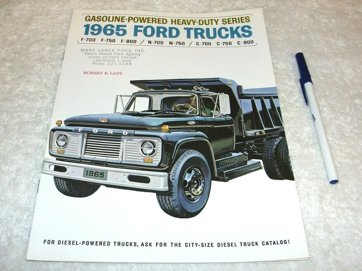 洋書 FORD TRUCKS SINCE1905 Ford F-Series Trucks: 1948-Present