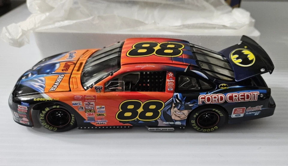 Dale Jarrett # 88 Batman Cuidado de Calidad Ford Taurus 1998 Acción Nascar 1:24 Foto 3 de 4