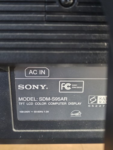 Sony SDM-S95AR TFT LCD Color Computer Display - Picture 2 of 3
