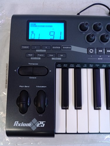 M-Audio Axiom 25 Advanced 25-Key Semi-Weighted USB MIDI Controller in Box - Picture 8 of 16