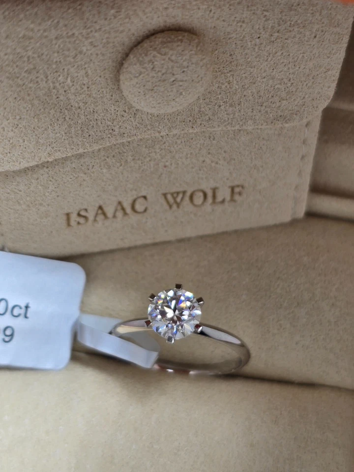 Anillo de compromiso solitario moissanita redondo de 2 quilates de oro blanco macizo de 14 k talla 6 Foto 3 de 4