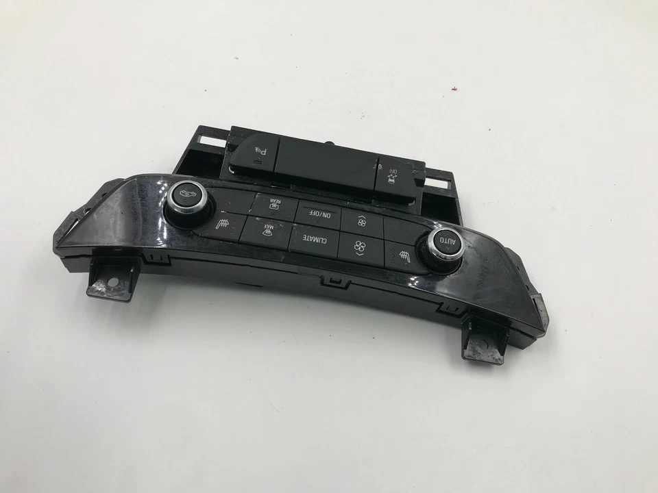 2017 Buick Lacrosse AC Heater Climate Control OEM D02B39010 - Image 4 of 4