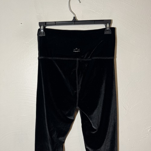 Beyond Yoga Black Velvet Motion Hi-Waist Midi Legging Size Medium Women's - Picture 7 of 7