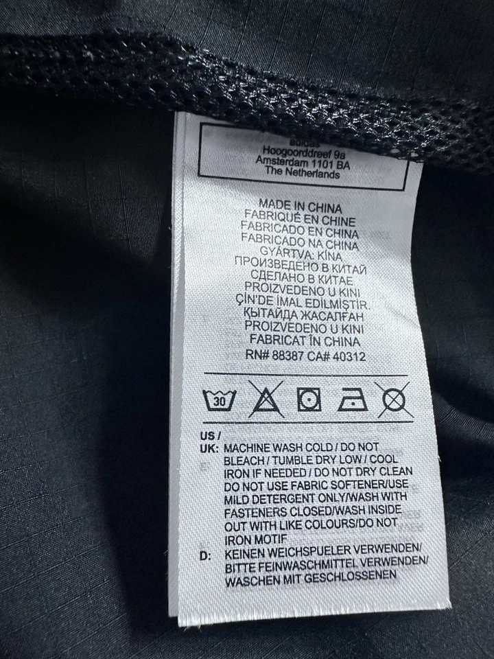 Chaqueta cortavientos Adidas negra para mujer talla grande Foto 3 de 4