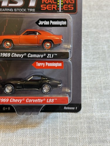 Johnny Lightning FAST Racing Series 1969 Camaro ZL1 & 1969 Corvette L88 - Picture 6 of 11