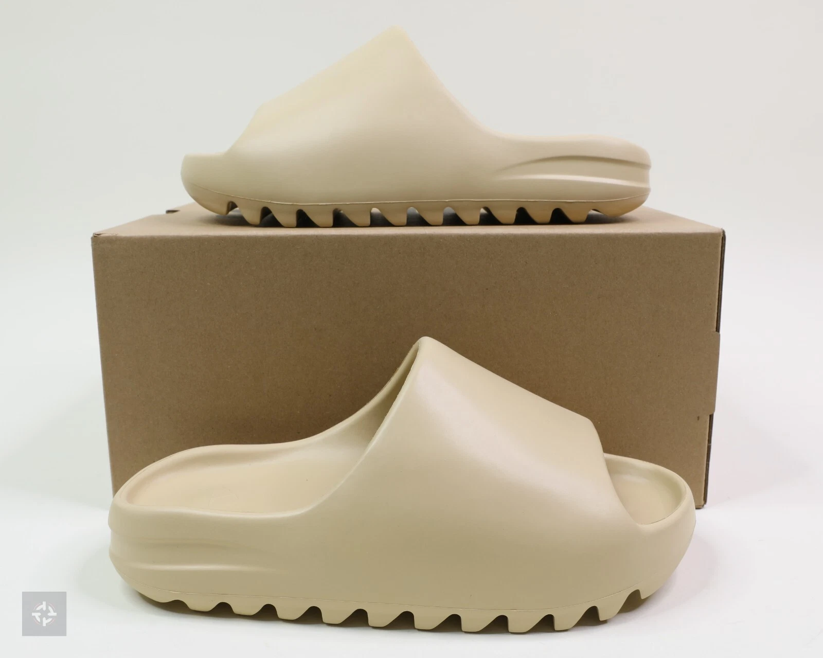 Adidas Yeezy Slide Desert Sand 2019 sandali beige da uomo taglia 5 (FW6344)