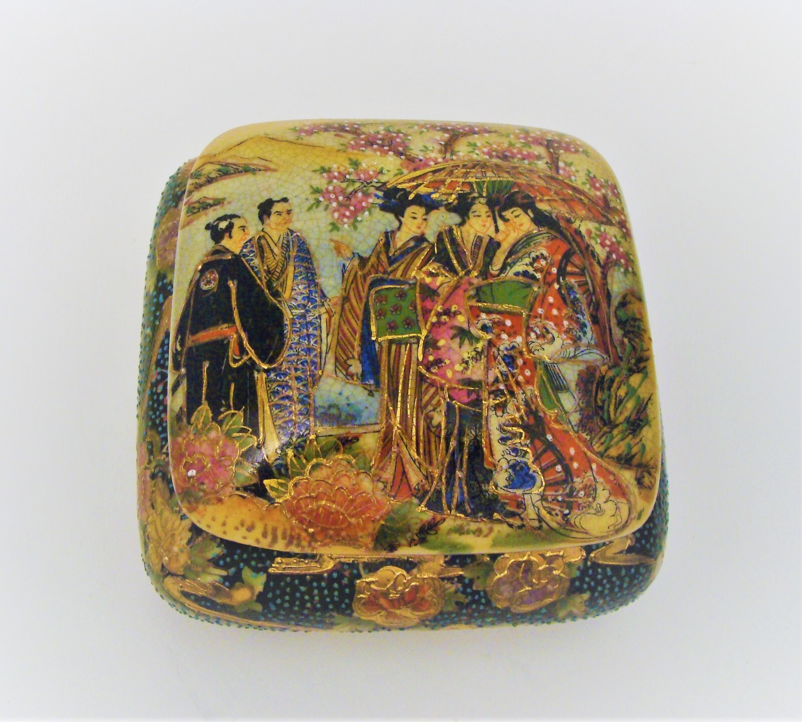 HAND PAINTED ROYAL SATSUMA STYLE GOLD GILDED DOMED TRINKET BOX eBay