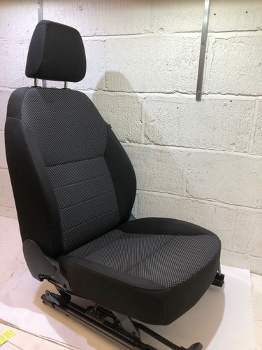 SKODA OCTAVIA MK3 2016 FRONT SEAT LEFT PASSENGER NEAR SIDE / HEADREST / 2013-ON