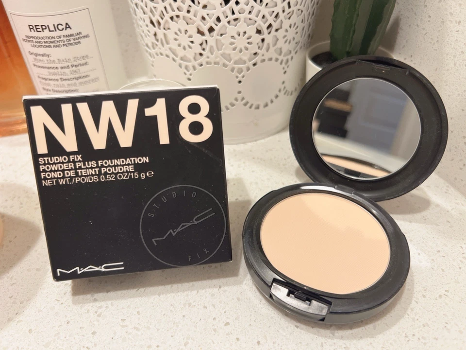 Base MAC Studio Fix Powder Plus - NW18, 0,52 oz nueva en caja Foto 2 de 4