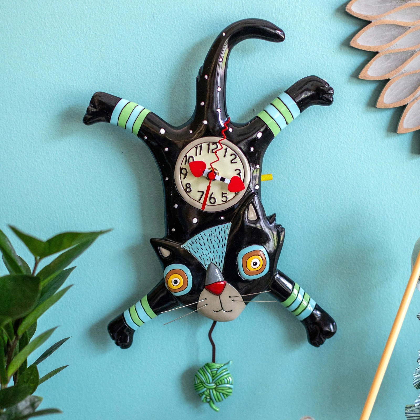 ❦ New ALLEN DESIGNS WALL CLOCK Swing Pendulum BLACK CAT ATTACK Yarn Ball Kitten