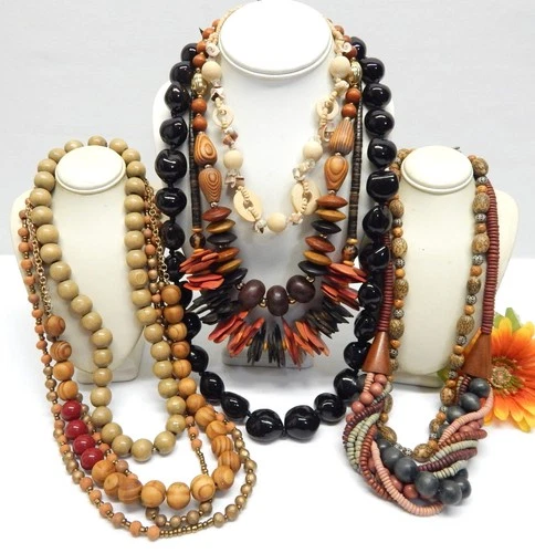 VINTAGE TO NOW BOHO THEMED FASHION /COSTUME JEWELRY NECKLACE LOT