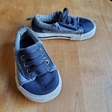 Wonder Nation 5 Toddler Sneaker Shoes, Gently Used