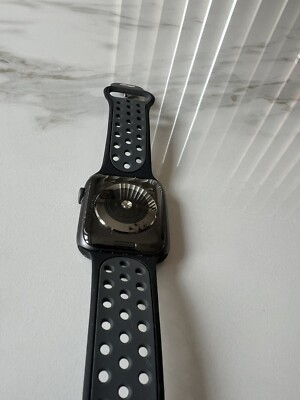 Apple watch series 5 nike 44mm Space Grey A2093 Mint Condition