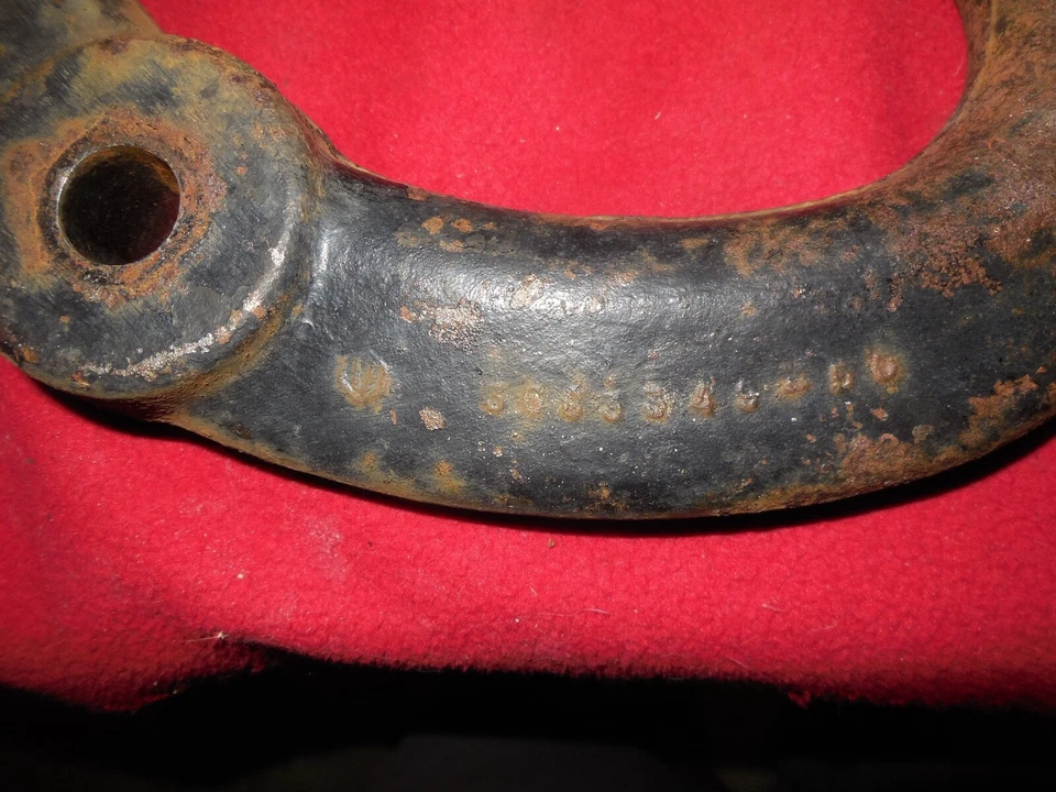 Chevrolet GMC K10 K20 1960-68 Suburban 4x4 ganchos de remolque delanteros de fábrica 3663349 50 Foto 3 de 4