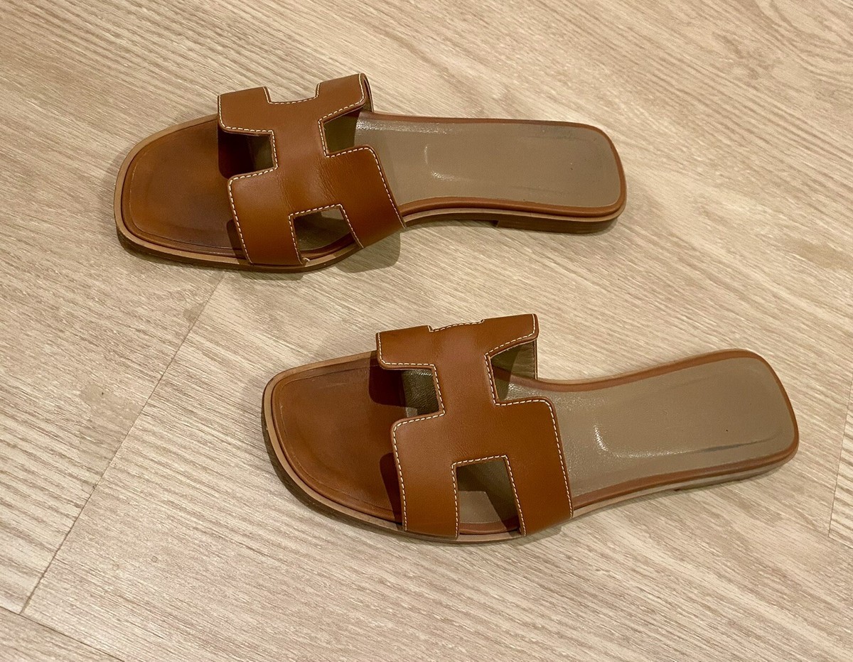 Hermes Pre-Owned Oran Sandals in color Gold, Box Calfskin, size