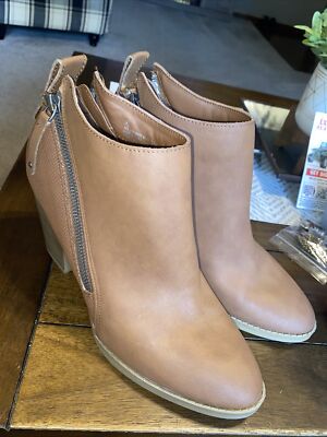 Dolce Vita Boots Womens 9.5 Ankle Booties Heels Brown Faux Leather Dressy Casual