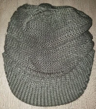 women DARK GRAY KNIT WINTER HAT hard brim front ONE SIZE FITS MOST stretch NICE