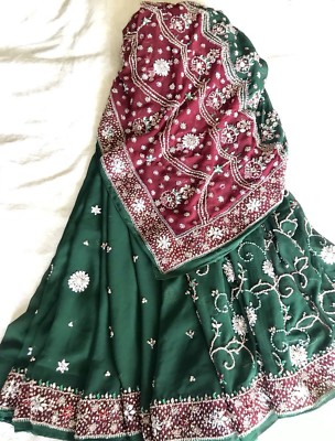 NEU * Bollywood asiatisch indisch schwerer Braut Sari grün & rot mit Goldstickerei