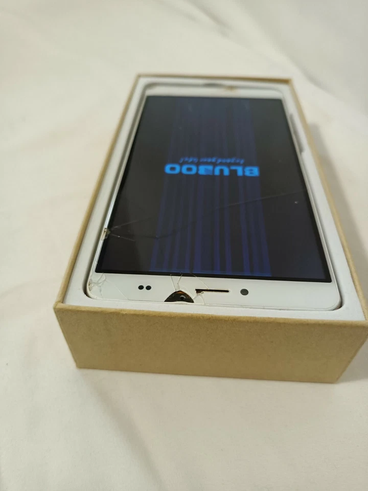 Bluboo Maya Max 3 GB RAM/ 32 GB oro rosa Foto 3 de 4