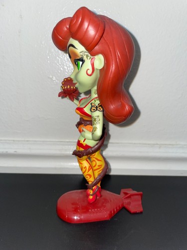 DC Bombshells Poison Ivy Autumn Statue Hot Topic Exclusive - Picture 4 of 4