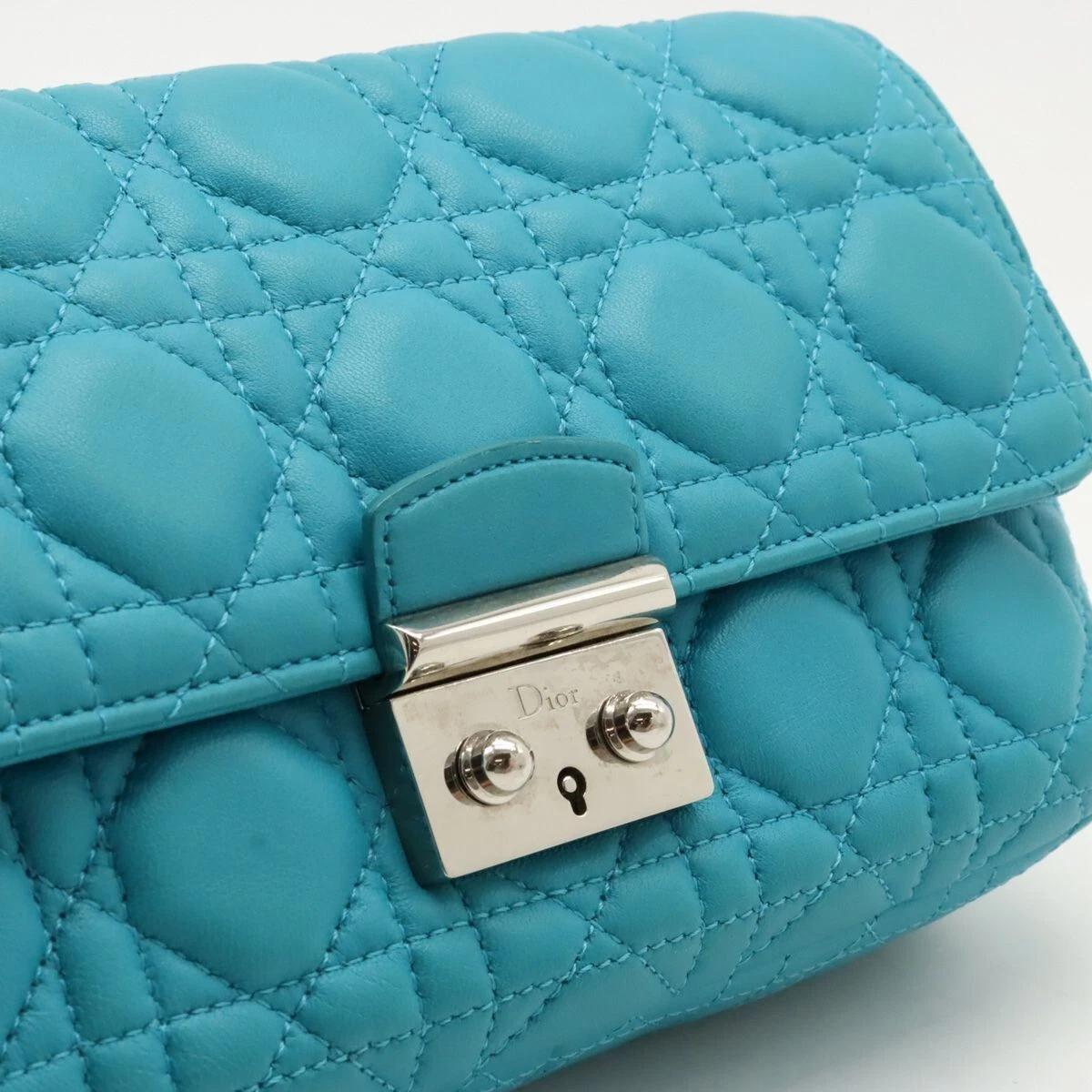 Portefeuille chaîne Christian Dior Miss Dior Cannage Newrock bleu turquoise occasion