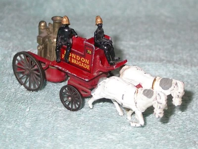 Lesney MB Y 4 Shand Mason Horse Drawn Fire Engine gold boiler London MOY - Image 1 of 4