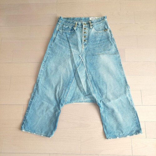 DESIGN - Mini-short orné de sequins - Bleu marine