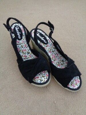 SKECHERS BRAND NEW BLACK EMBROIDERY ANGLAISE