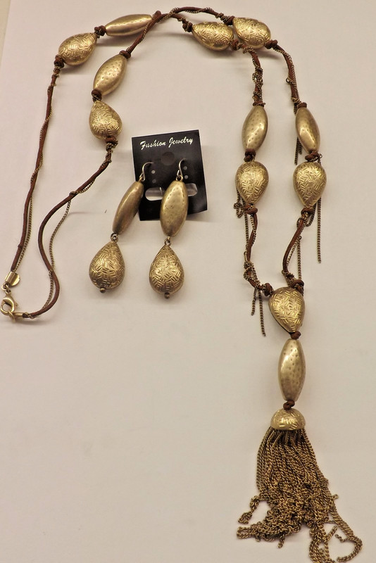 Vintage XC by Liz Claiborne Y Necklace with Matching Earrings