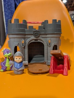 Fisher Price little people Carry And Go Castle