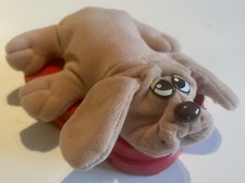 Vintage 1986 PLUSH POUND PUPPIES AM Transistor Radio Tested Works Hole In Ear