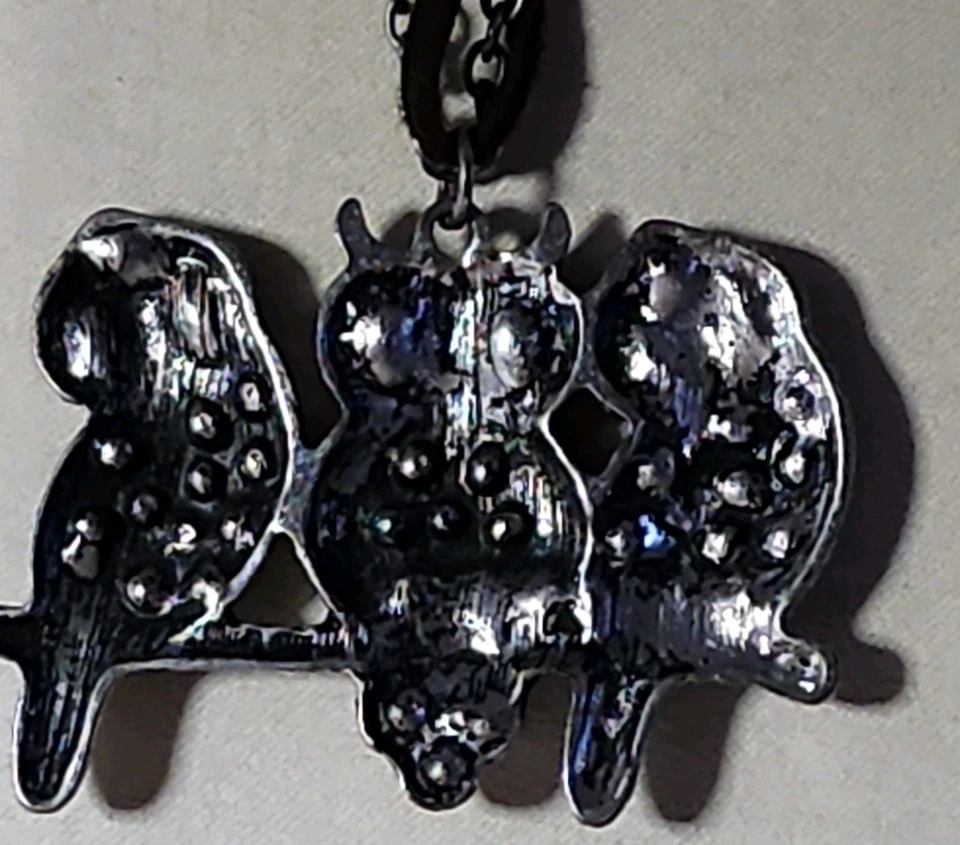 Collar Colgante Alilang Tono Plata Búhos Encaramados Cristal Negro Estrás Foto 3 de 4