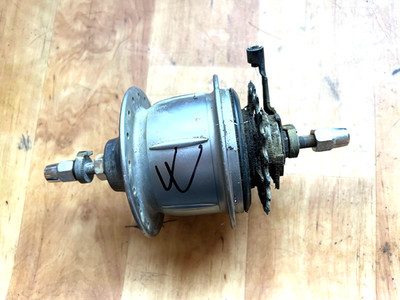 SHIMANO NEXUS  SG-8R320Nabe.8 Gang.Freilauf.Wie abgebildet.An Bastler.