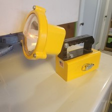 Vintage - Julian A. Mc Dermott Light Made In Usa 6 Volt Tested Great Conditoon Vintage - Julian A. Mc Dermott Light Made In Usa 6 Volt Tested Great Conditoon