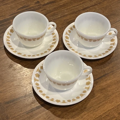 Vintage Corelle Saucer & Pyrex Mug Butterfly Gold White Glass Coffee Set Of 3
