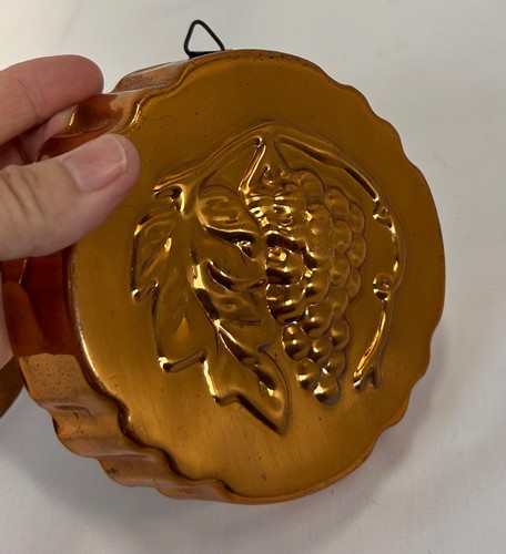 Vintage Copper Mold Fruit Motif Scalloped Edges - Picture 6 of 7