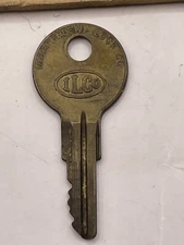Vintage ILCO Independent  Lock Co Brass Key # 1122 Fitchburg Massachusetts F7A3