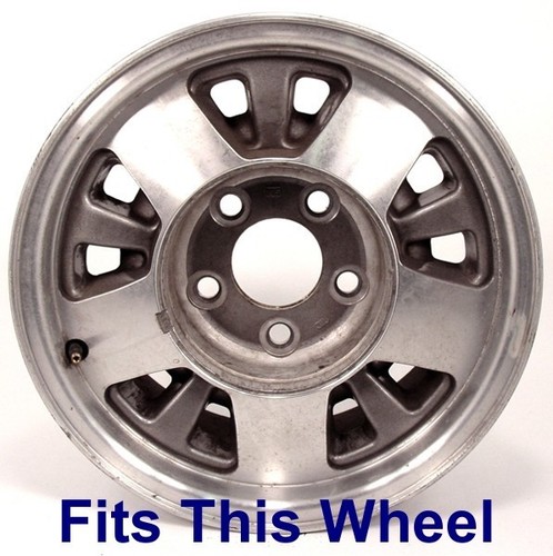 92-99 CHEVROLET GMC SILVERADO SUBURBAN TAHOE 15" WHEEL HUB CENTER CAP SILVER NEW - Picture 4 of 4