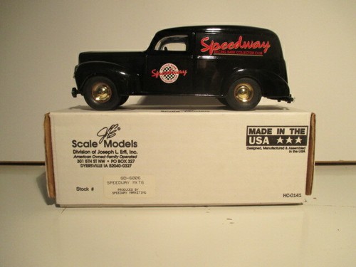  " Speedway Racing Club " 1940 Ford Panel Van " Diecast Coin Bank,GD-6006 Ertl