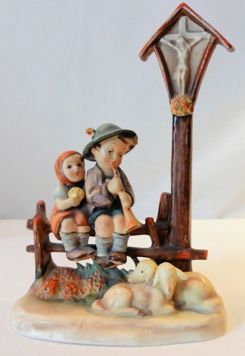 "Estatuilla Hummel Goebel - Wayside Devotion #28/II - 7"" rara corona TMK1 y abeja TMK2" - Imagen 1 de 12